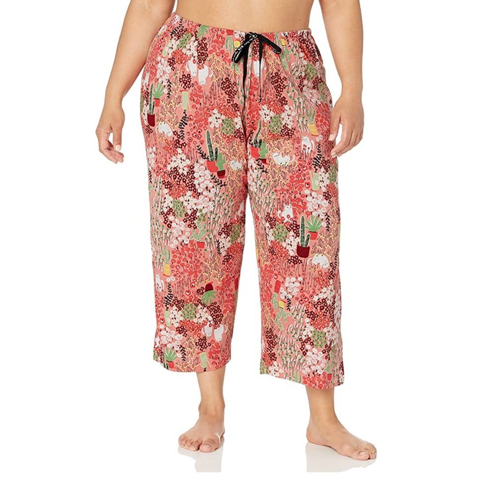 HUE Plus Size Strawberry Bouquet Sleep Capris